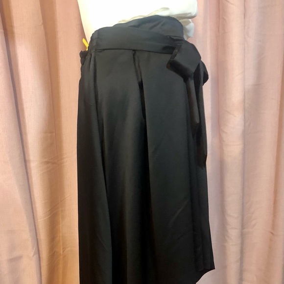 NWT - Elle - Black High-Low Satin-Feel - MIDI Skirt - Size Large - Picture 7 of 10